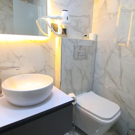 Grand Zara Hotel