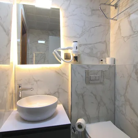Grand Zara Hotell