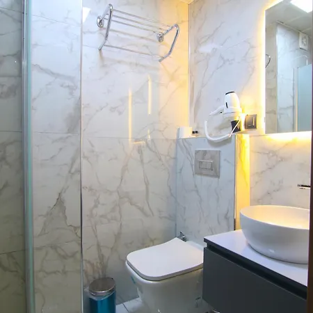 Grand Zara Hotell 3*