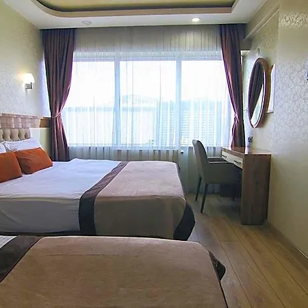 Hotel Grand Zara 3*