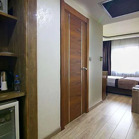 Grand Zara Hotel 3*