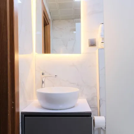 Grand Zara Ξενοδοχείο 3*