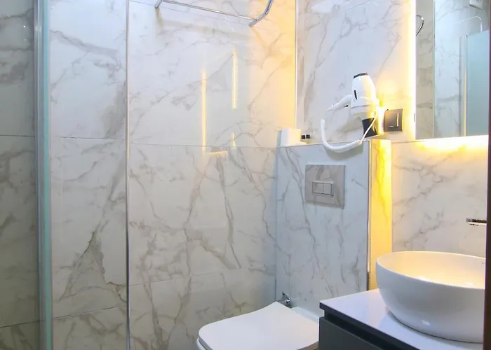 Grand Zara Hotell 3*